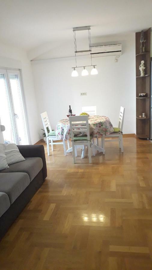 Apartmani Zilic Dugi Rat Exterior photo