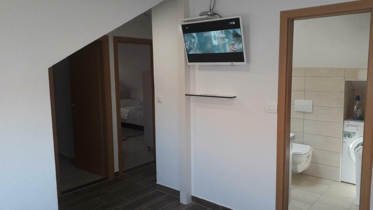 Apartmani Zilic Dugi Rat Exterior photo