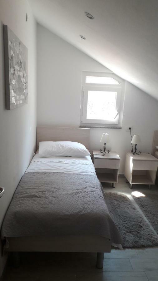 Apartmani Zilic Dugi Rat Exterior photo