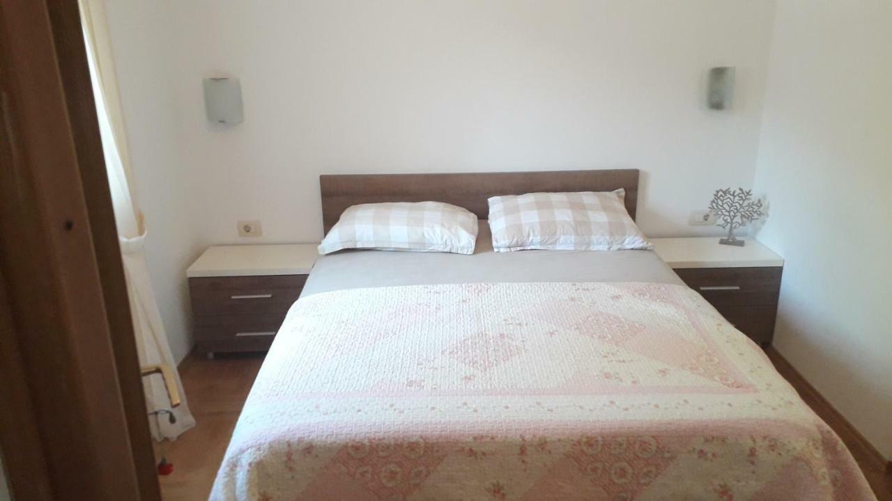 Apartmani Zilic Dugi Rat Exterior photo