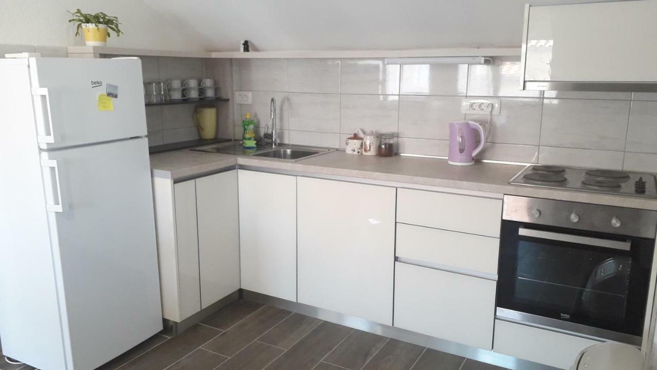 Apartmani Zilic Dugi Rat Exterior photo