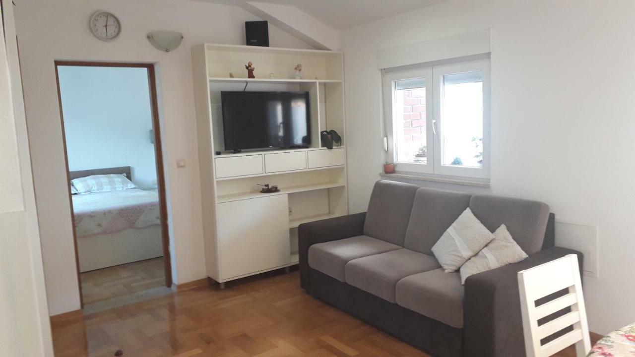 Apartmani Zilic Dugi Rat Exterior photo