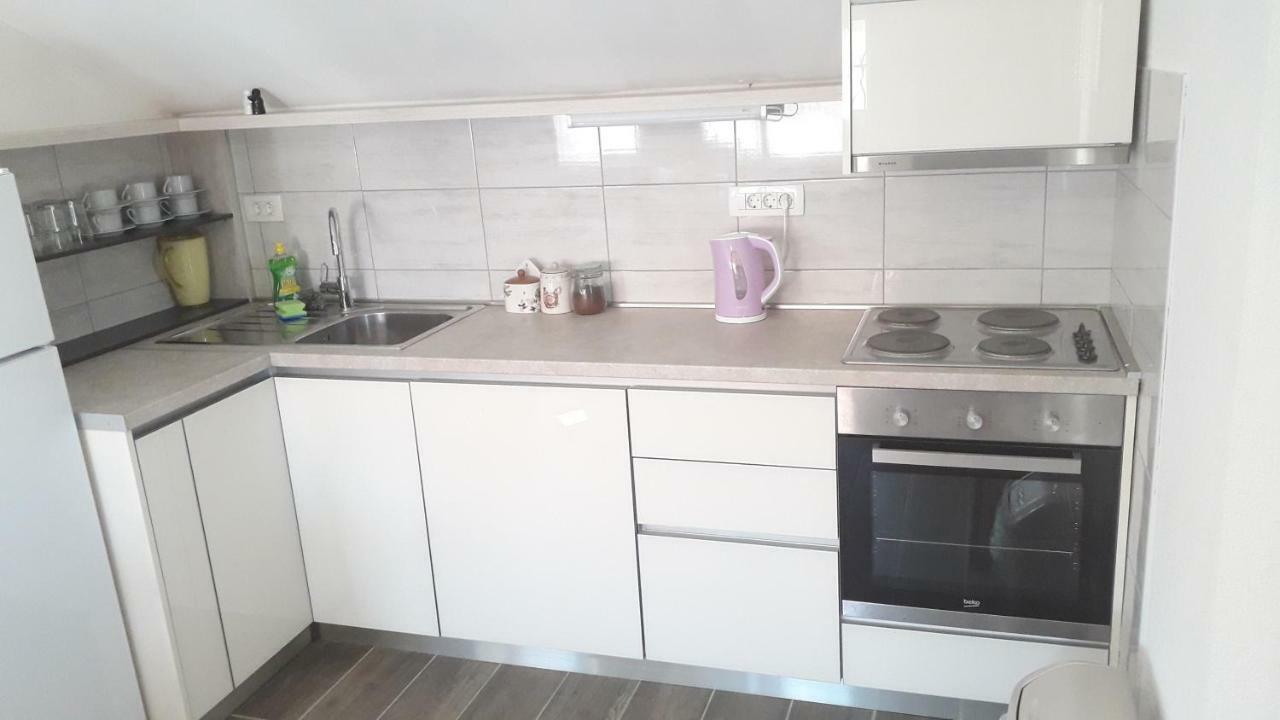 Apartmani Zilic Dugi Rat Exterior photo
