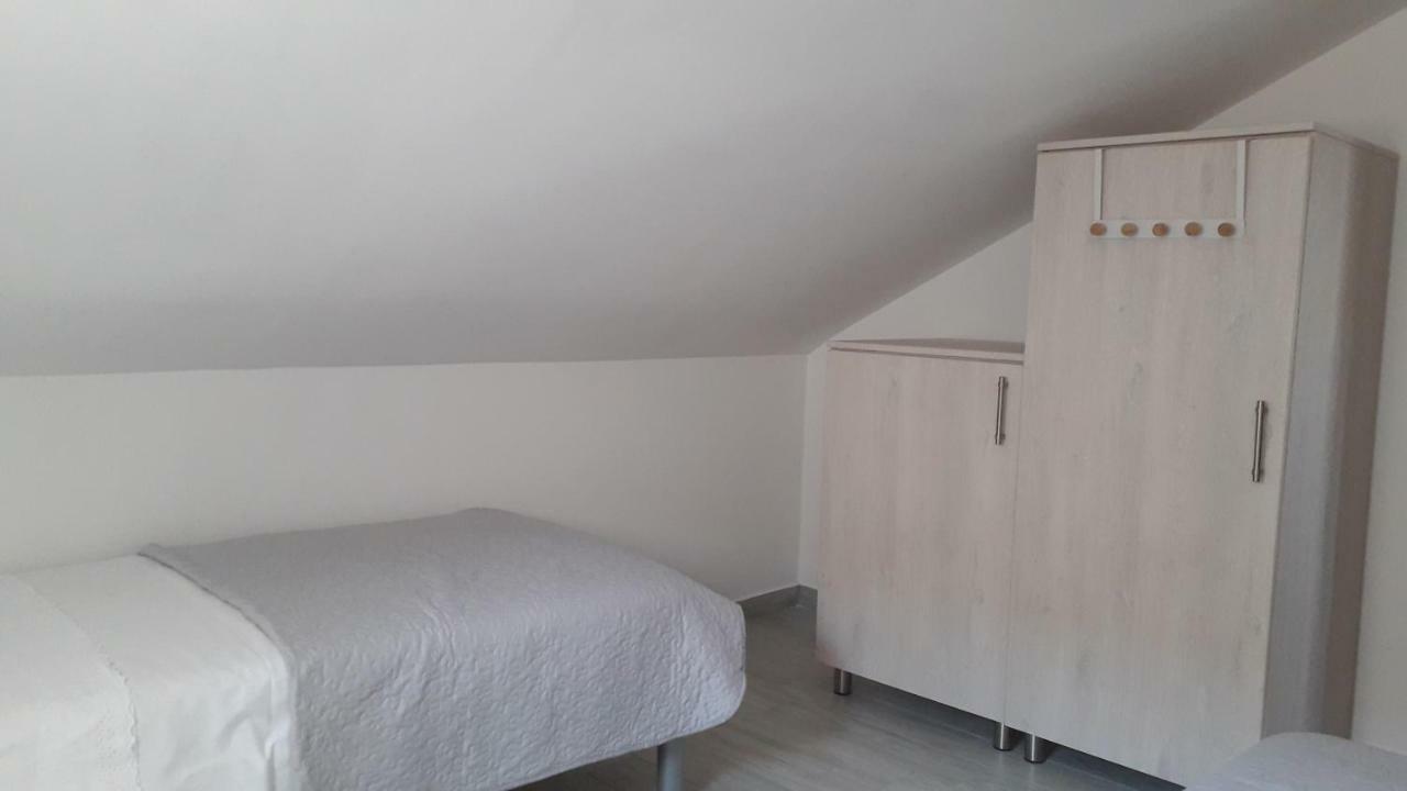 Apartmani Zilic Dugi Rat Exterior photo